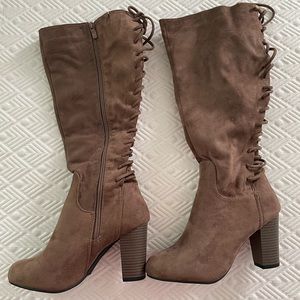Top Moda lace up heeled boots NWOT